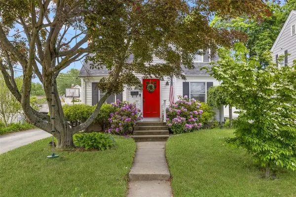 25 Farm Street, Cranston, RI 02920