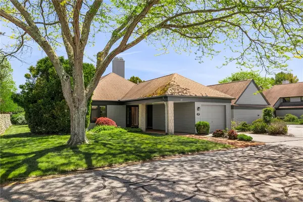 27 Shadow Farm Way Way, South Kingstown, RI 02879