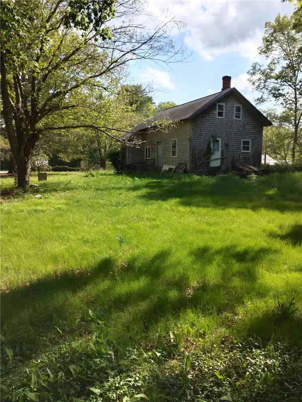 28 Beaver River Schoolhouse Road, Richmond, RI 02892