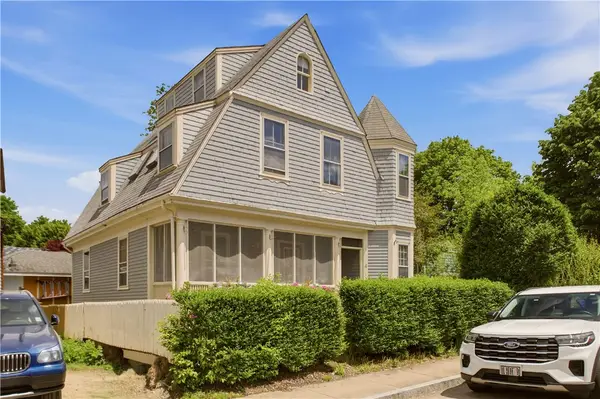 4 Dresser Street, Newport, RI 02840