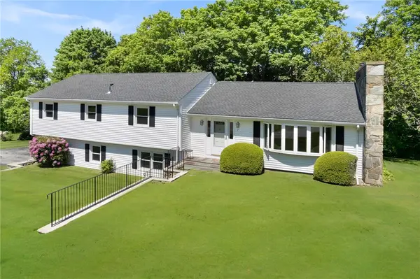 7 Westwood Drive, Portsmouth, RI 02871