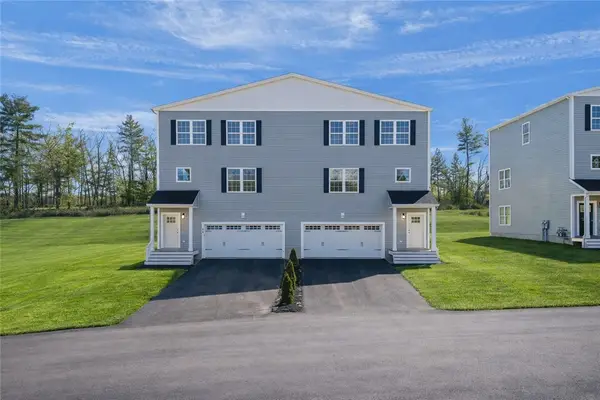 2 Old County Village Road #B, Smithfield, RI 02917
