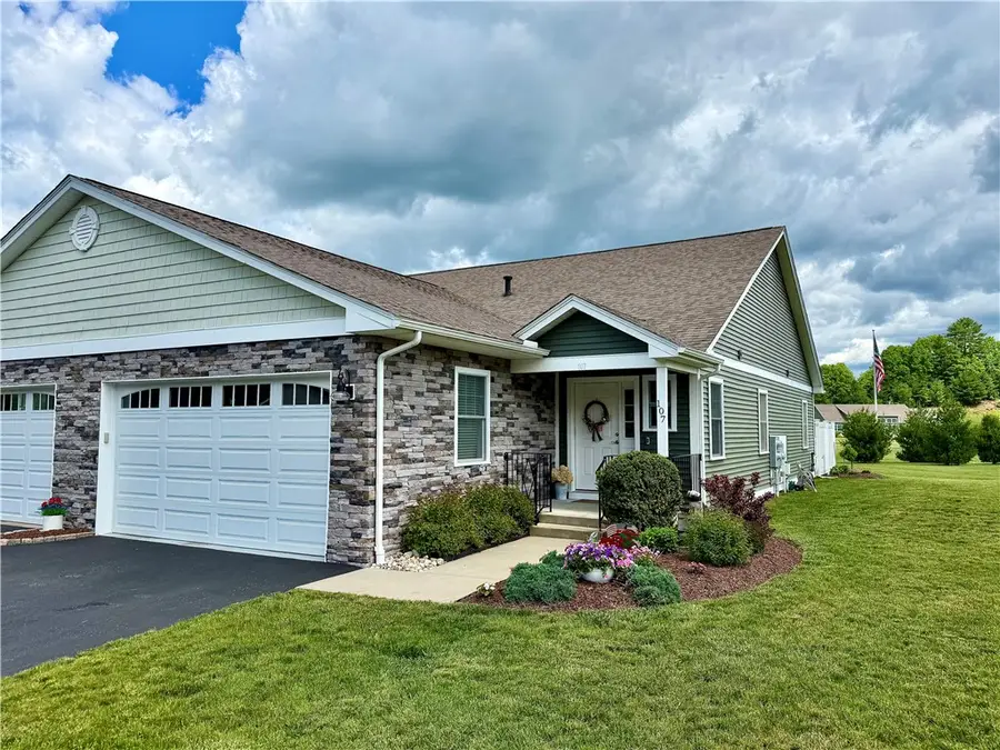 107 Bella Vista Circle #107, Glocester, RI 02859 - #2
