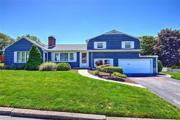 62 Meadowcrest Drive, Cumberland, RI 02864