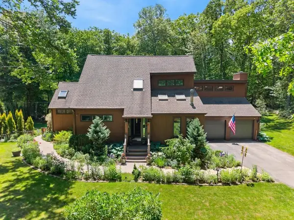190 Stoney Hollow Road, Tiverton, RI 02878