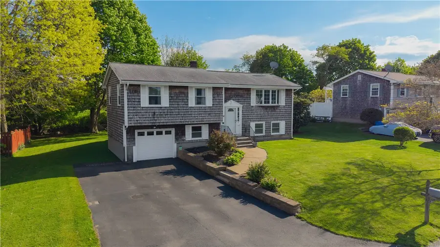 20 Namquid Drive, Middletown, RI 02842 - #2