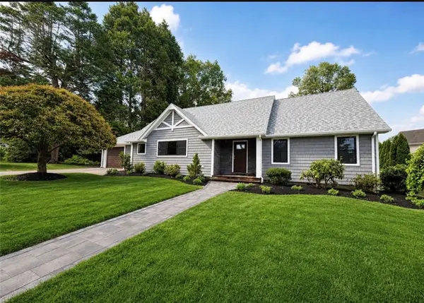 61 Applegate Road, Cranston, RI 02920