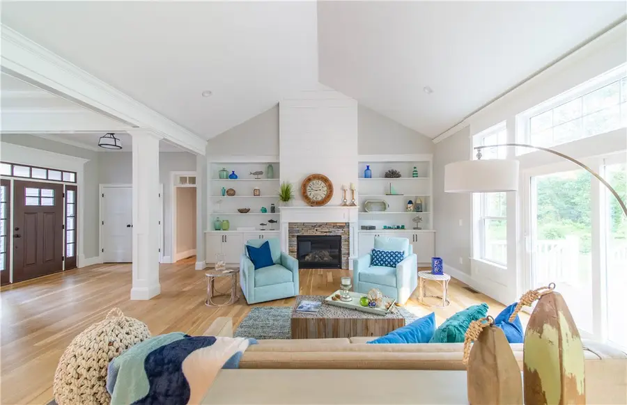01 Paula Lane, Cranston, RI 02921 - #2