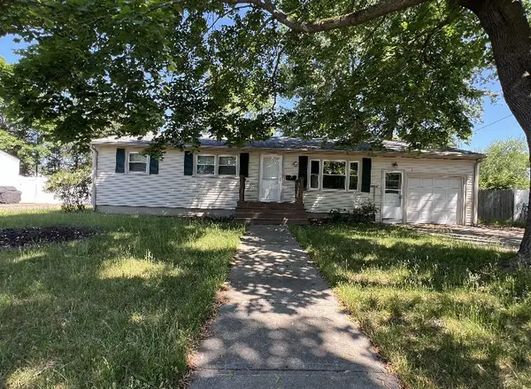 23 Perkins Street, Warwick, RI 02886