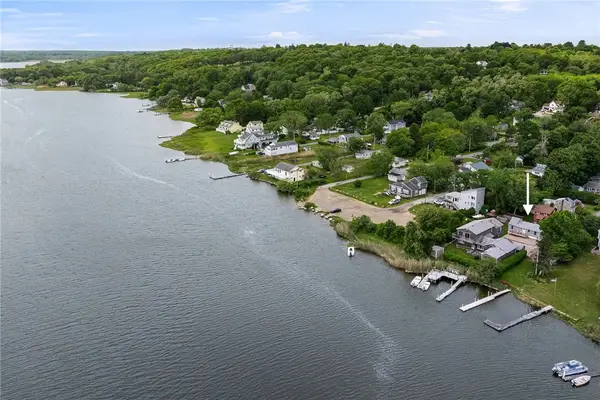 39 Edwards Avenue, South Kingstown, RI 02879