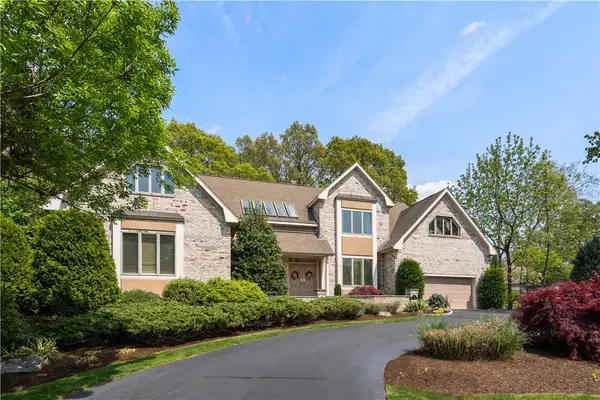 7 Oak Tree Lane, Cranston, RI 02920