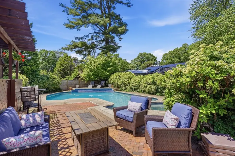 34 Robin Lane, West Warwick, RI 02893 - #3