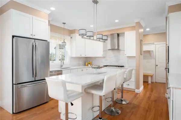 14 Dover Avenue, Lincoln, RI 02865