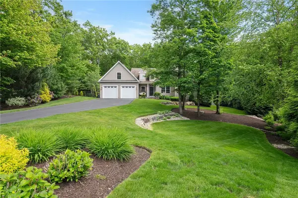 23 Crest Circle, Smithfield, RI 02917