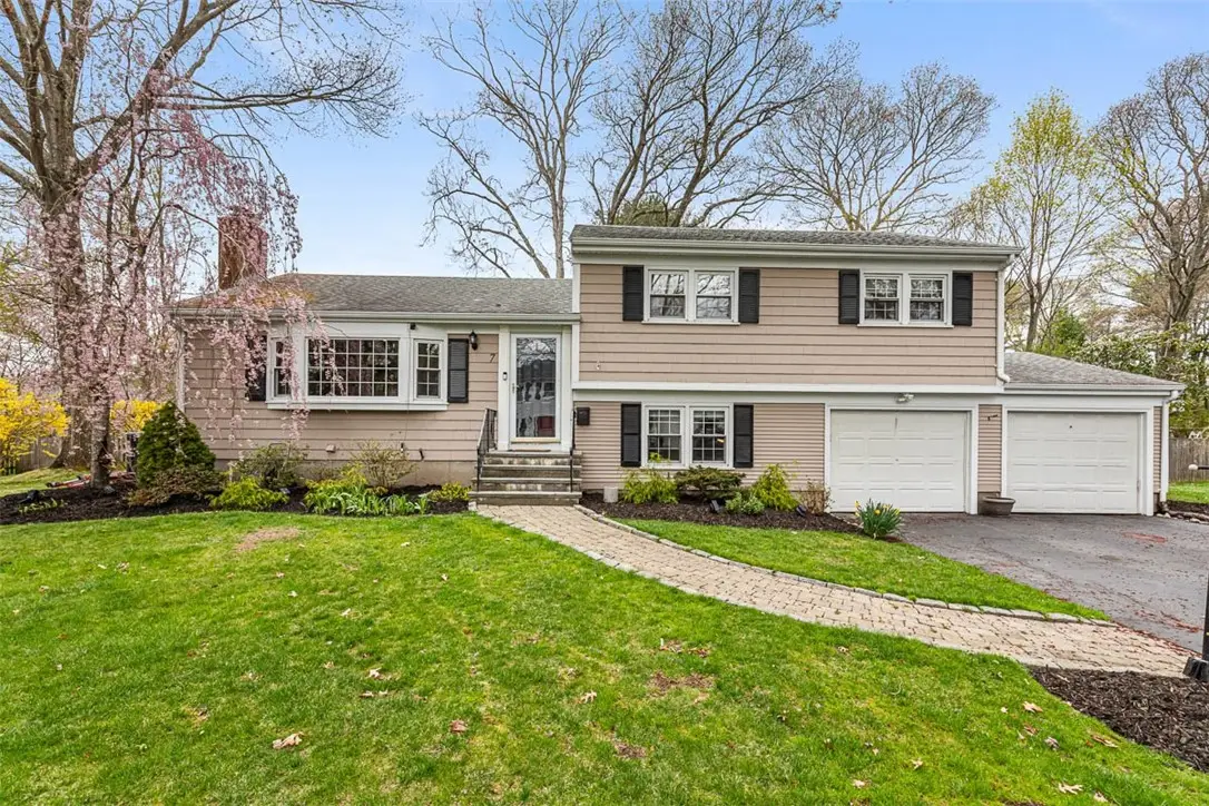 7 Meadowbrook Drive, Barrington, RI 02806 - #1