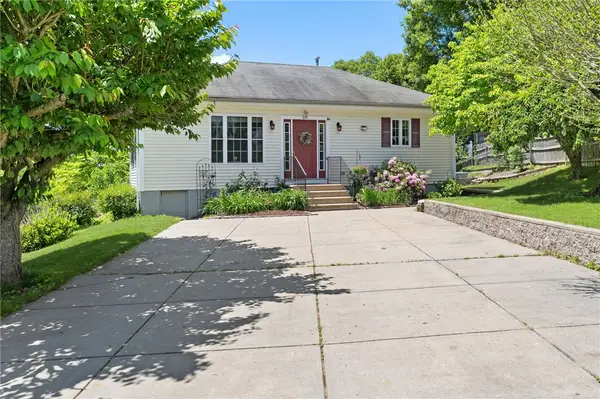 28 Fairview Avenue, Cumberland, RI 02864