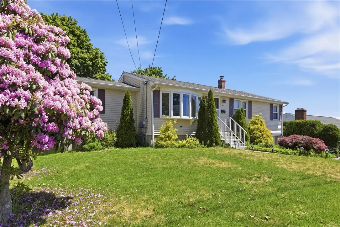 39 Salem Avenue, Cranston, RI 02920 - #1