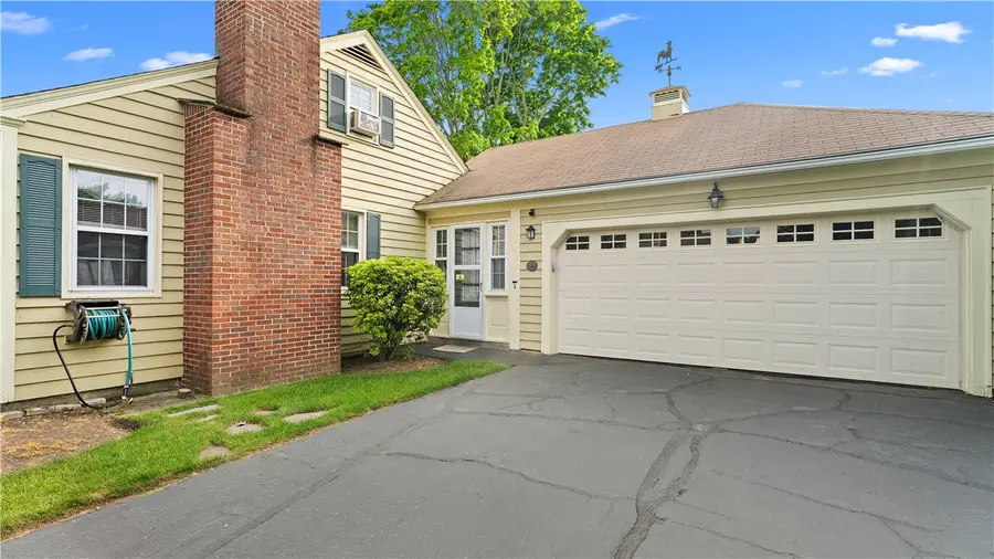 14 Barnes Street, Smithfield, RI 02828 - #3