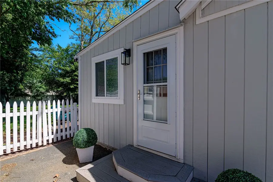 390 Nausauket Road, Warwick, RI 02886 - #3