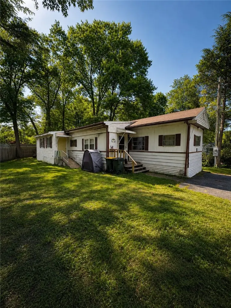 10 Woodridge Drive, Burrillville, RI 02839 - #3