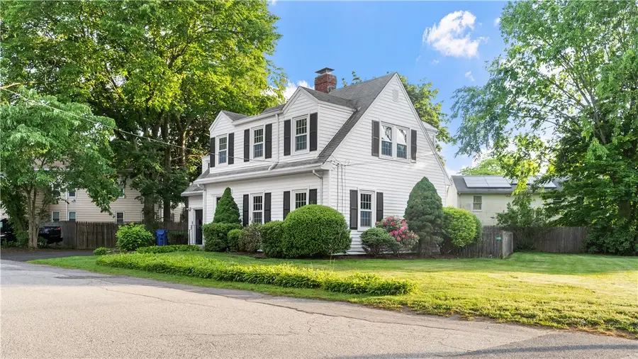 20 Bowen Street, Rumford, RI 02916 - #3
