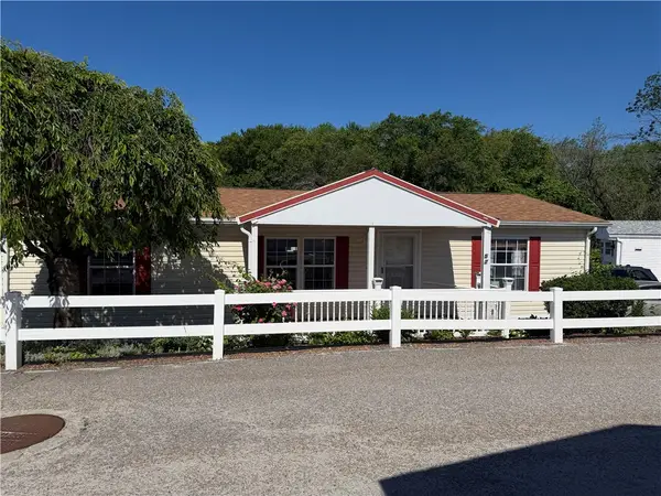 27 Woodward Unit 57 Road, Lincoln, RI 02865