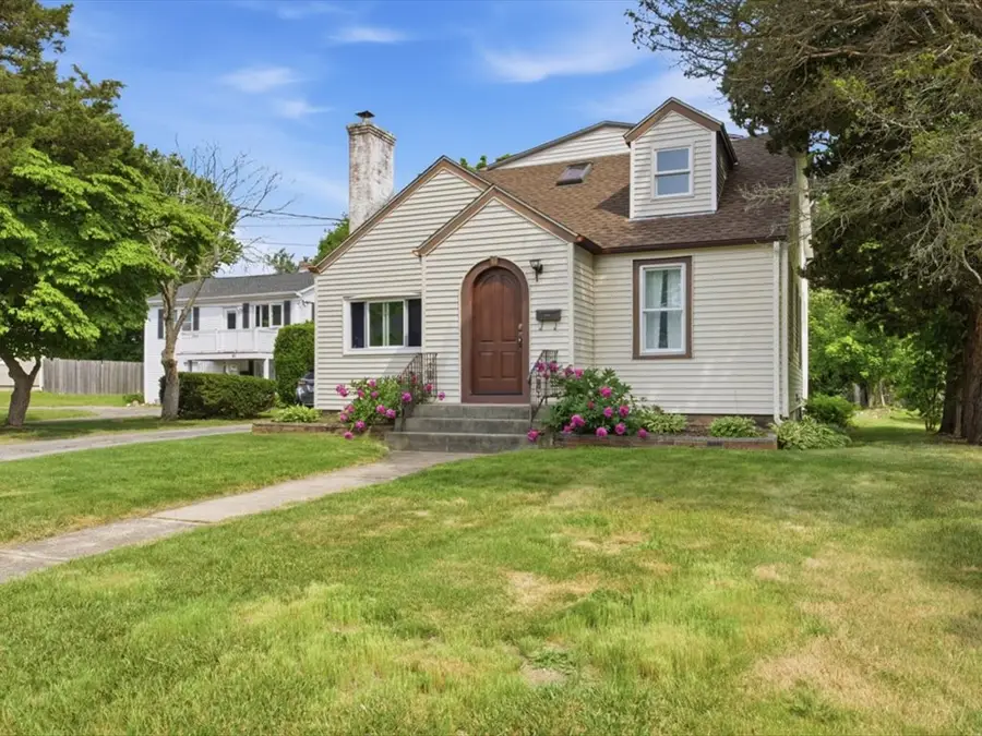 82 Wells Street, Westerly, RI 02891 - #3