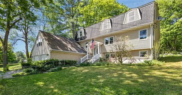 416 Farnum Pike, Smithfield, RI 02917