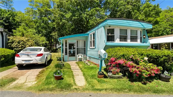 979 Toll Gate Road, Warwick, RI 02886