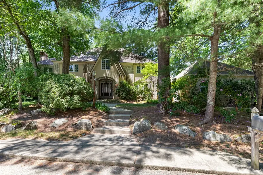 7 Kings Row, Cumberland, RI 02864 - #2