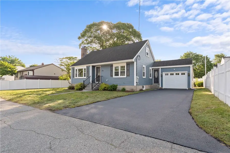 9 Castro Street, Rumford, RI 02916 - #2