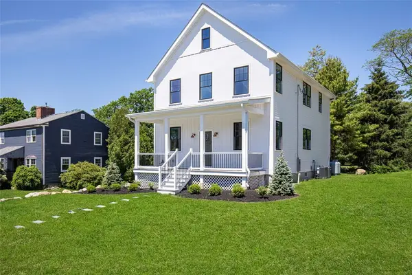 22 Farnsworth Avenue, Tiverton, RI 02878
