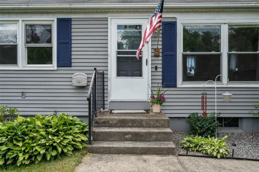 302 Shore Acres Avenue, North Kingstown, RI 02852 - #3