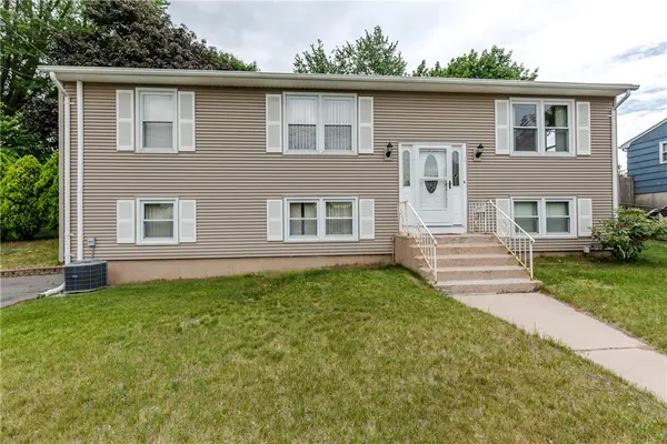 1 Laurie Avenue, Coventry, RI 02816