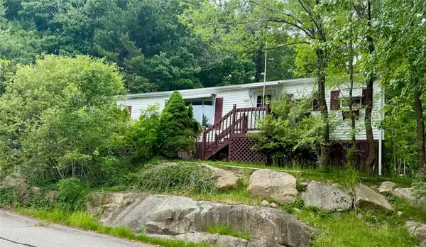 81 Sherwood Valley Lane, Coventry, RI 02816