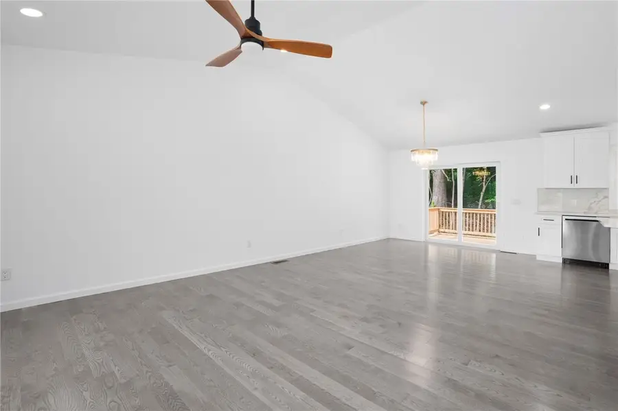 18 Pleasantview Avenue, Johnston, RI 02919 - #3