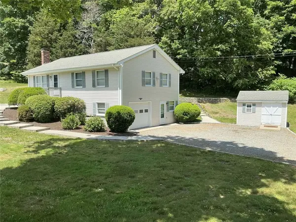 196 E Narragansett Avenue, South Kingstown, RI 02879