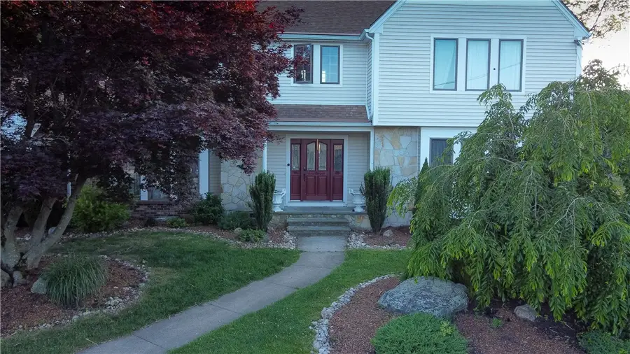 18 Ann Court, Cranston, RI 02921 - #3