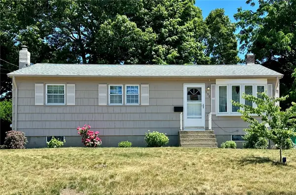 130 Kerri Lyn Road, Warwick, RI 02889