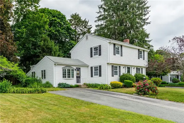 69 Douglas Road, Warwick, RI 02886