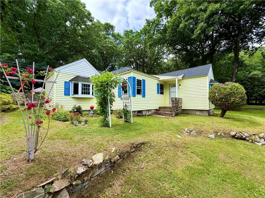 328 Rhodes Avenue, Woonsocket, RI 02895 - #2