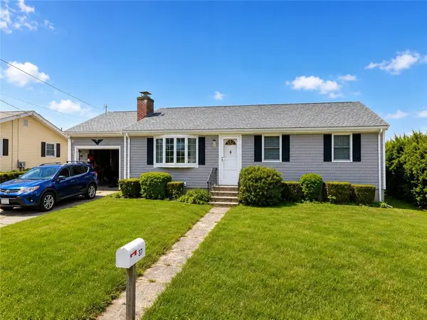 37 Ladeira Avenue, Portsmouth, RI 02871