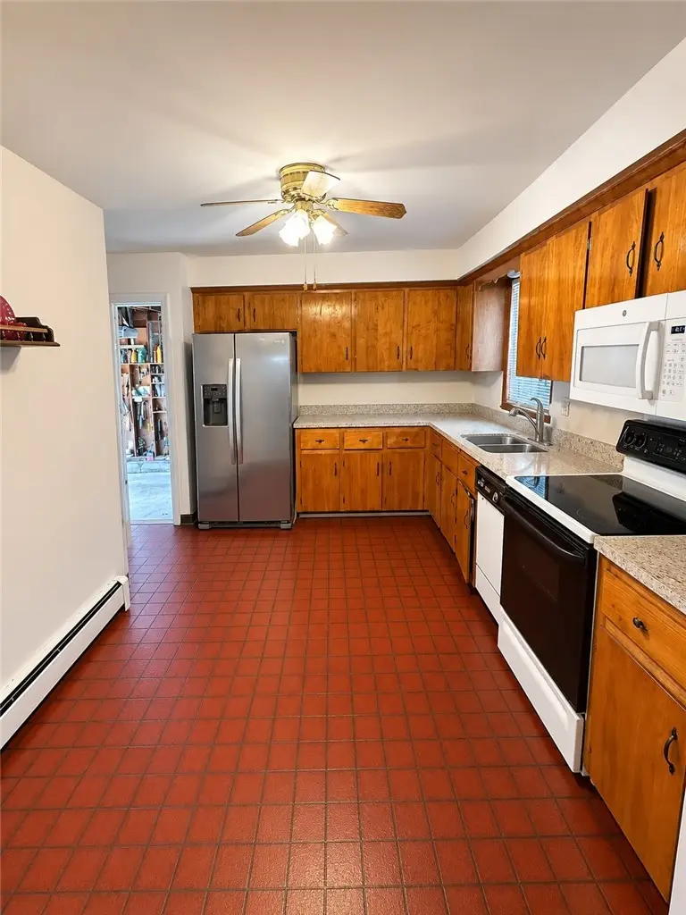 37 Ladeira Avenue, Portsmouth, RI 02871 - #2