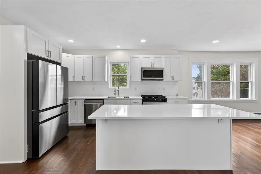 25 Fairview Street, Providence, RI 02908 - #3