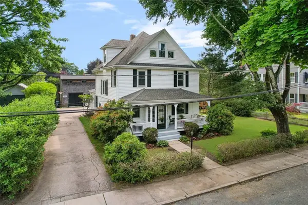 94 Lake Street, South Kingstown, RI 02879