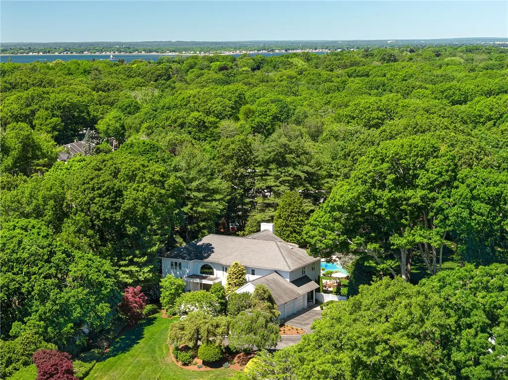 4 Jones Circle, Barrington, RI 02806 - #1