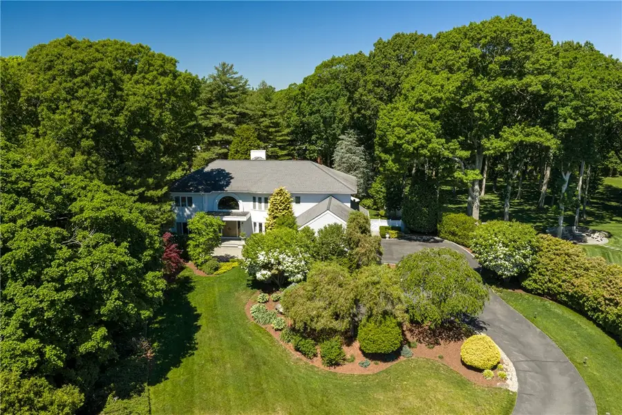 4 Jones Circle, Barrington, RI 02806 - #2