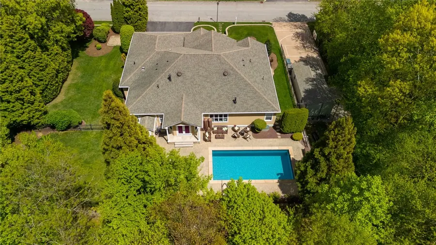 45 Briarbrooke Lane, Cranston, RI 02921 - #3