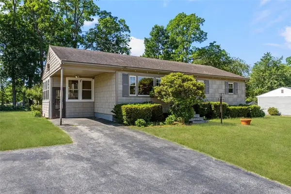 37 Ridgeway Drive, Warren, RI 02885