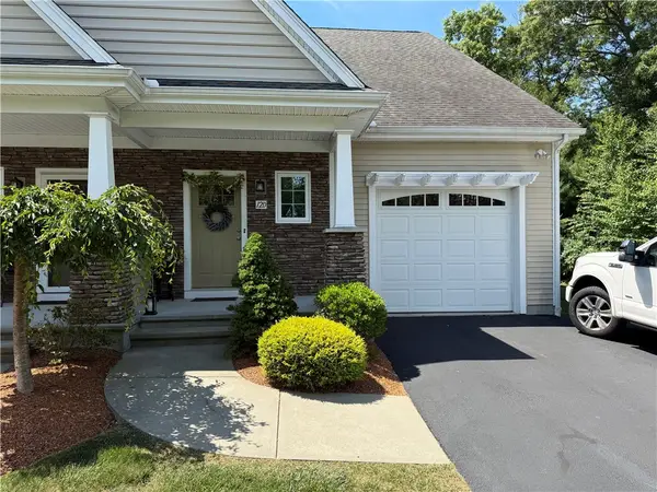 12 Nicole Circle #12D, Smithfield, RI 02917